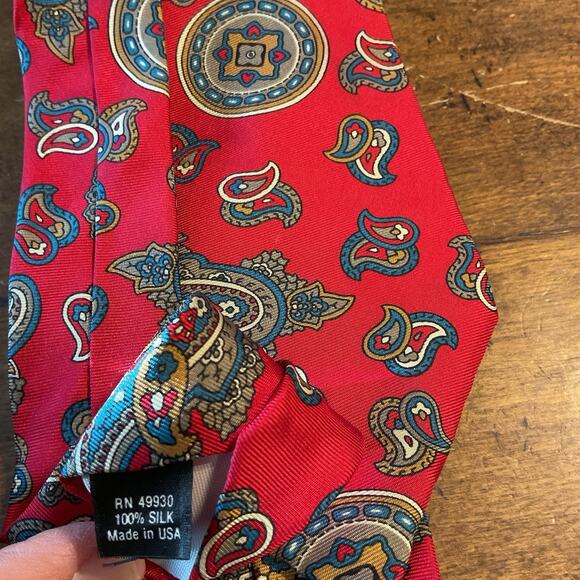 Barry Manufacturing Men’s Neck Tie 100% Silk Red multicolor Paisley Print - Picture 3 of 4